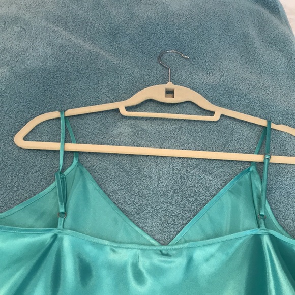 Silk Vneck camisole with adjustable straps NWOT - Picture 3 of 5